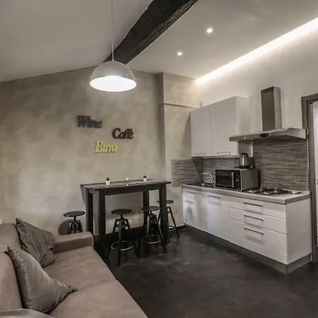 Stylish Apartment Near Duomo-2